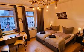 Nigella Apartment Direkt Am Hauptbahnhof Celle Fuer 6 Personen Mit Kostenfreiem Parkplatz Voll Ausgestatteter Kueche Elite Standard